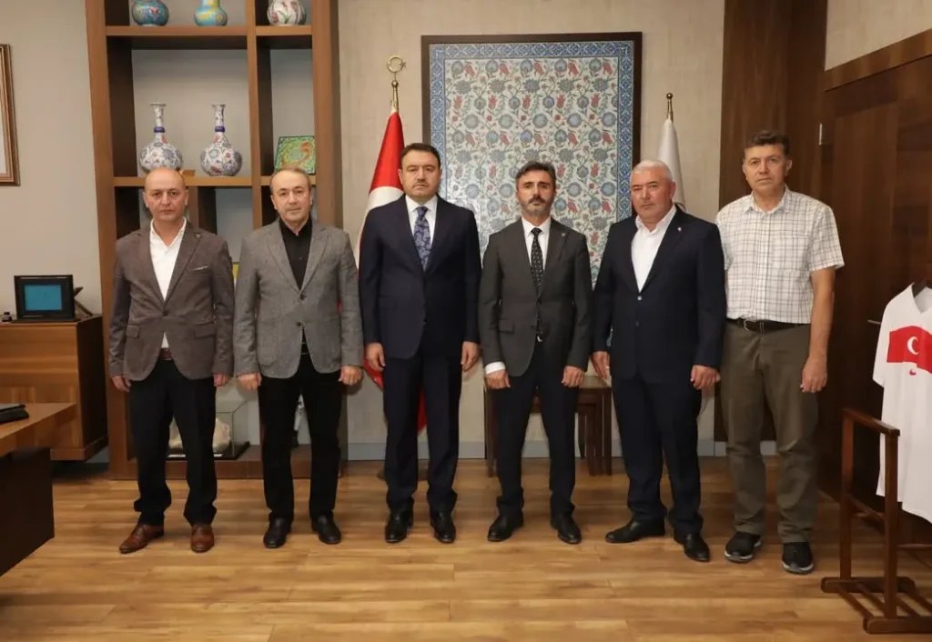 Kütahya Valisi, Dernek Yönetimini Kabul Etti
