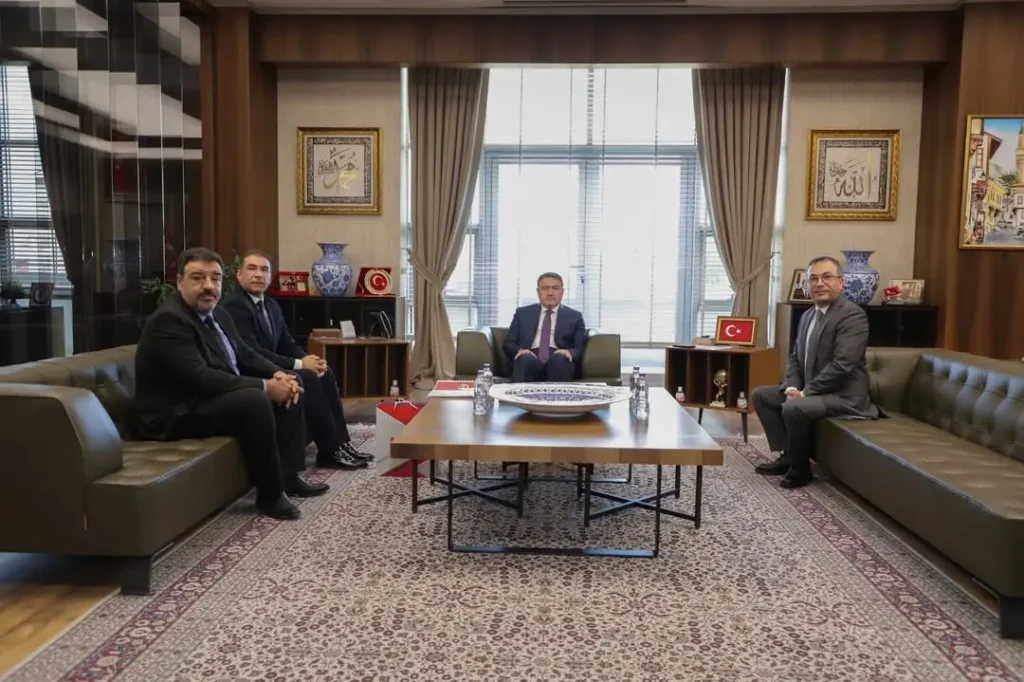 Kütahya Valisi, KÜMAŞ Yöneticilerini Kabul Etti