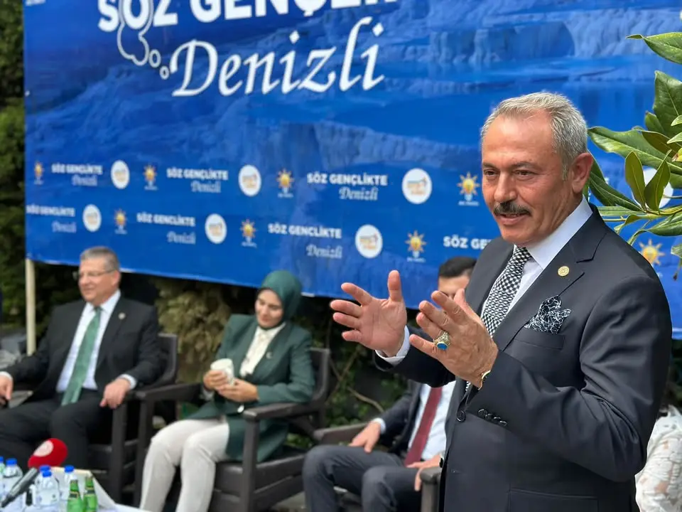 Şahin Tin, gençlerle buluştu