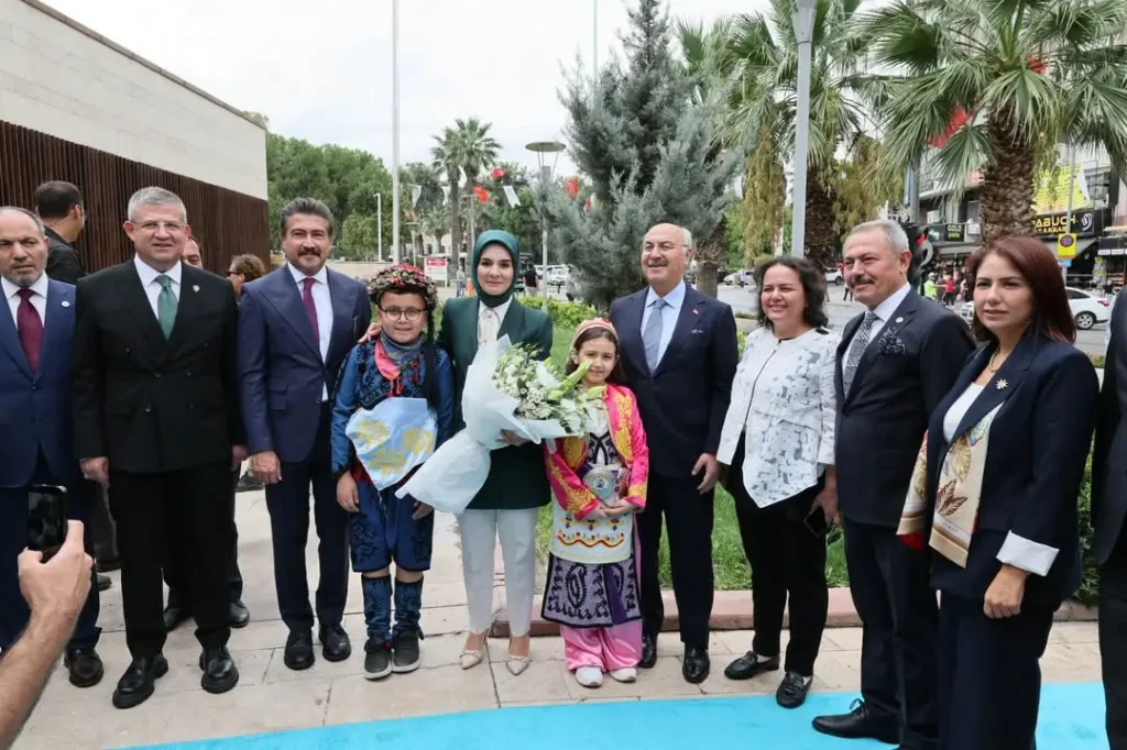 Şahin Tin, Sosyal Hizmetler Ziyaretini Duyurdu