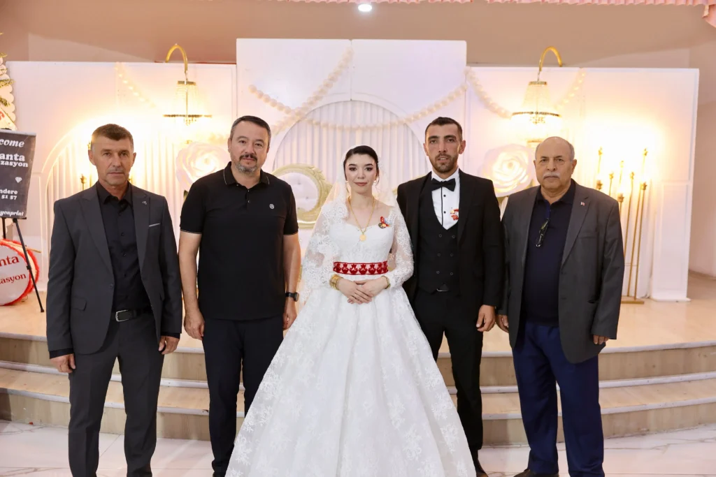 Sandıklı Belediyesi, düğün ve sünnet törenlerine katıldı