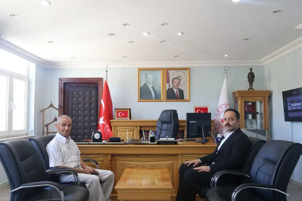 Şehit babası kaymakamı ziyaret etti
