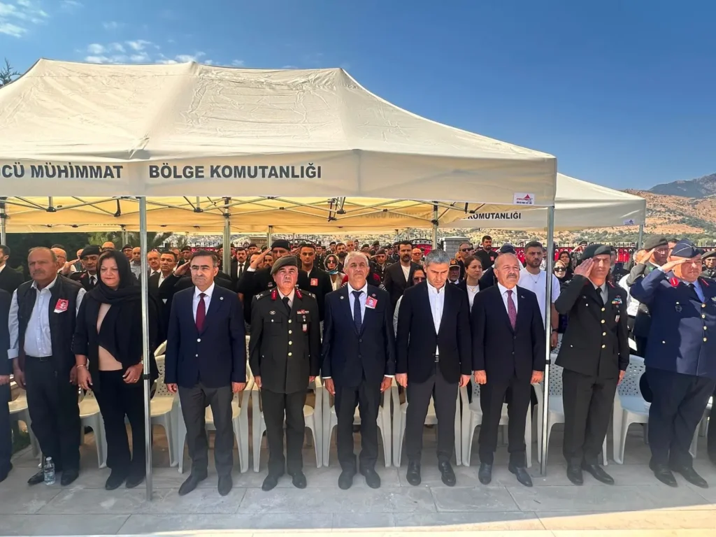 Şehitler anma programında dualarla yad edildi
