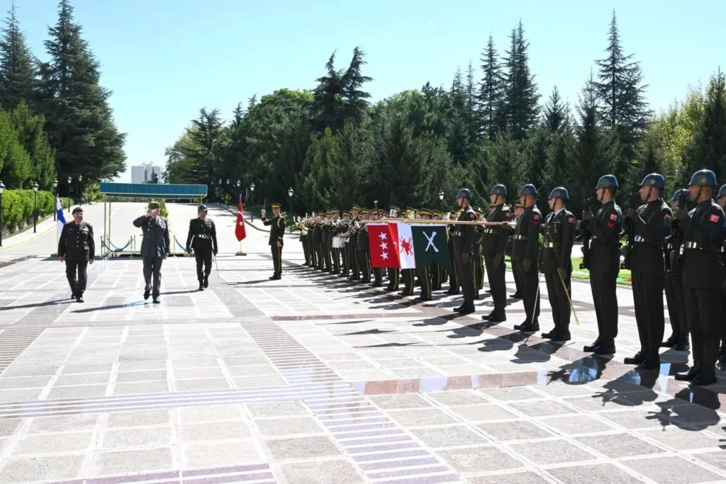 Türk ve Fin Kara Kuvvetleri Komutanları buluştu
