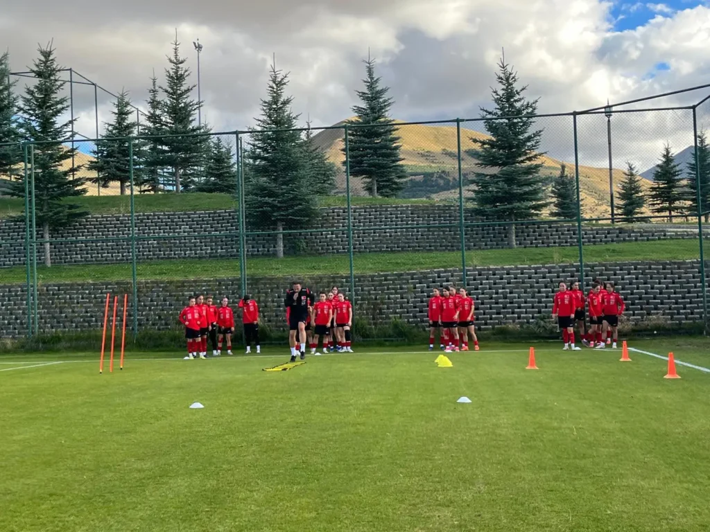 U19 Kadın Milli Takımı Erzurum’da hazırlıklarına başladı