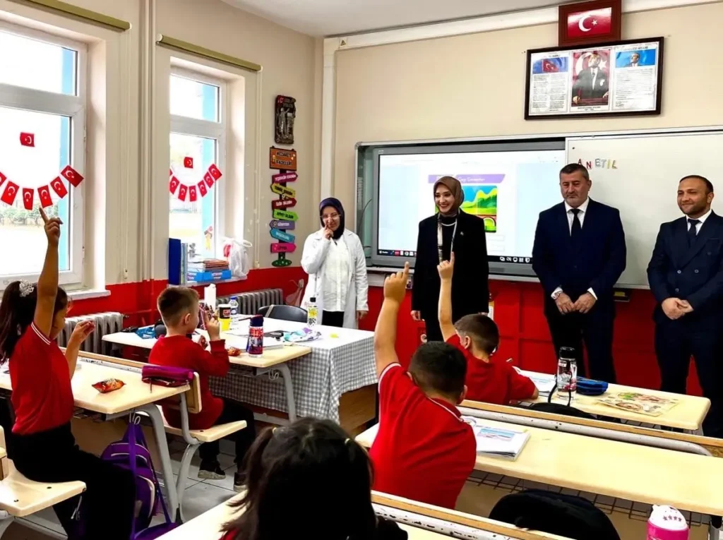 Ulubey Protokolü Aydınlar Okulunu Ziyaret Etti