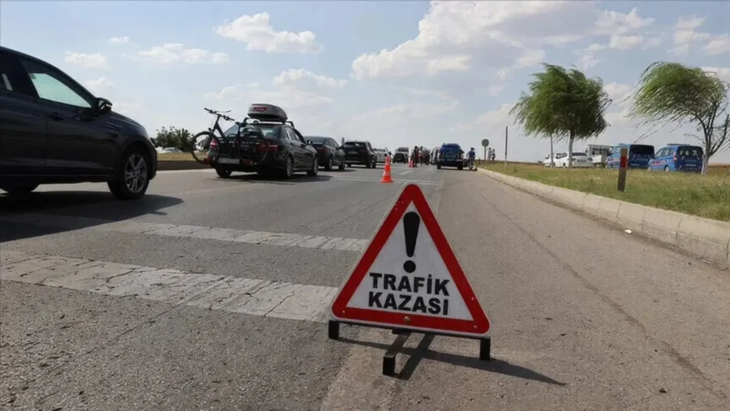 Yangın müdahalesinde kaza geçiren ekibe geçmiş olsun