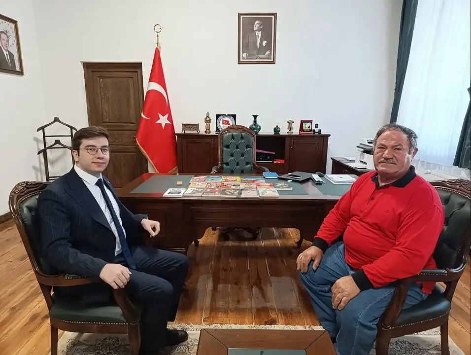 Yazar Zeki Çelik’ten Kaymakam Uzuner’e Ziyaret