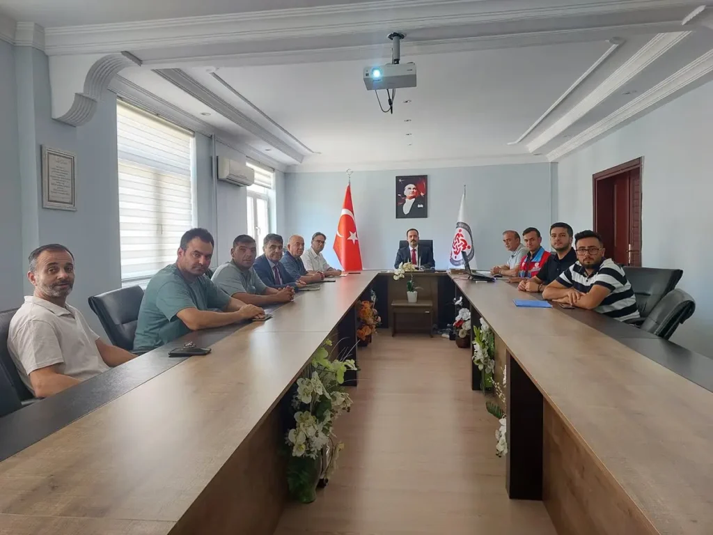 Yenişarbademli’de Sosyal Yardımlaşma Toplantısı Yapıldı