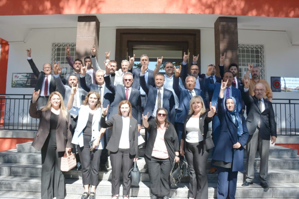 MHP’li Ahmet Kahveci Mazbatasını Alarak Görevine Başladı