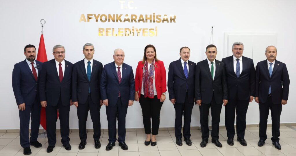 Milli Savunma Bakanı Yaşar Güler ve Vali Naci Aktaş’tan Başkan Burcu Köksal’a Ziyaret