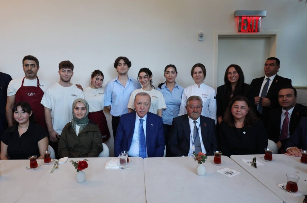 EMİRDAĞLI İŞ İNSANI KADİR TAŞKIN, CUMHURBAŞKANI ERDOĞAN’I AĞIRLADI