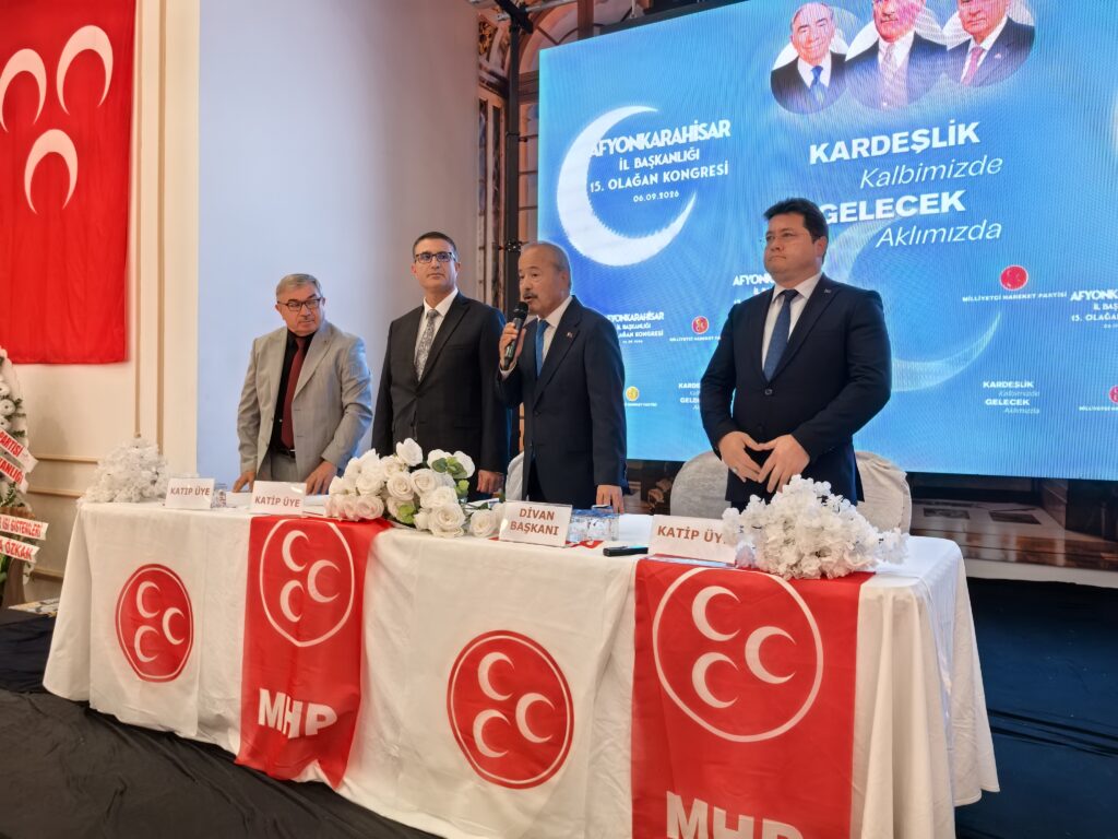 Taytak ve Kahveci kongreye birlikte girdi: MHP’de birlik mesajı
