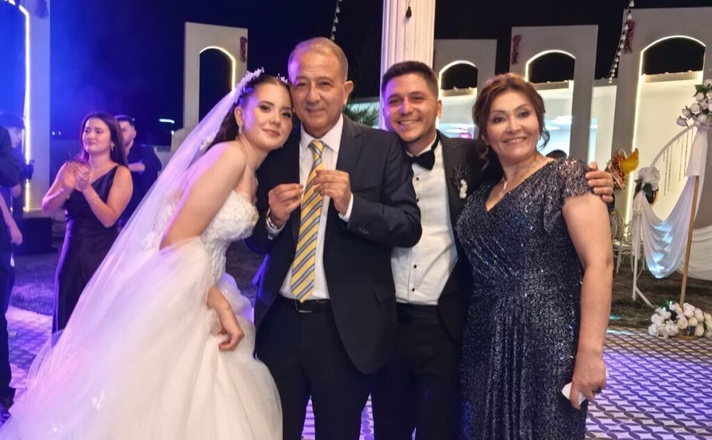 Erdem Özerdem ve Elif Ece, görkemli düğünle dünyaevine girdi